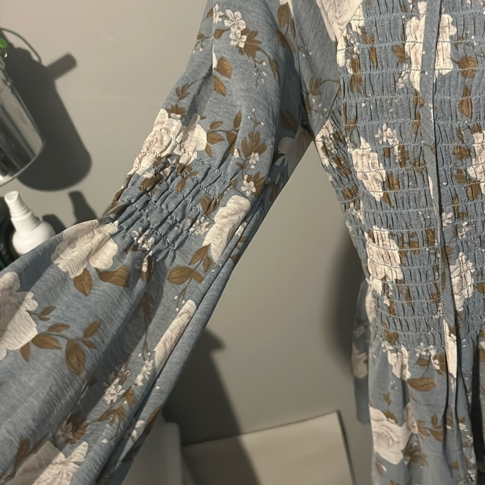 American Eagle Outfitters Small top  E - Picture 4 of 8